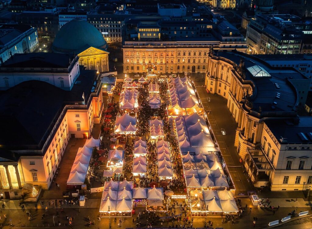 papierkult-bebelplatz-weihnachtsmarkt