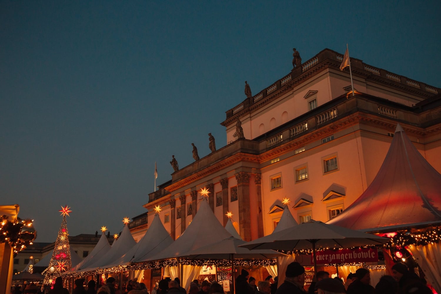 weihnachtsmarkt-bebelplatz-papierkult