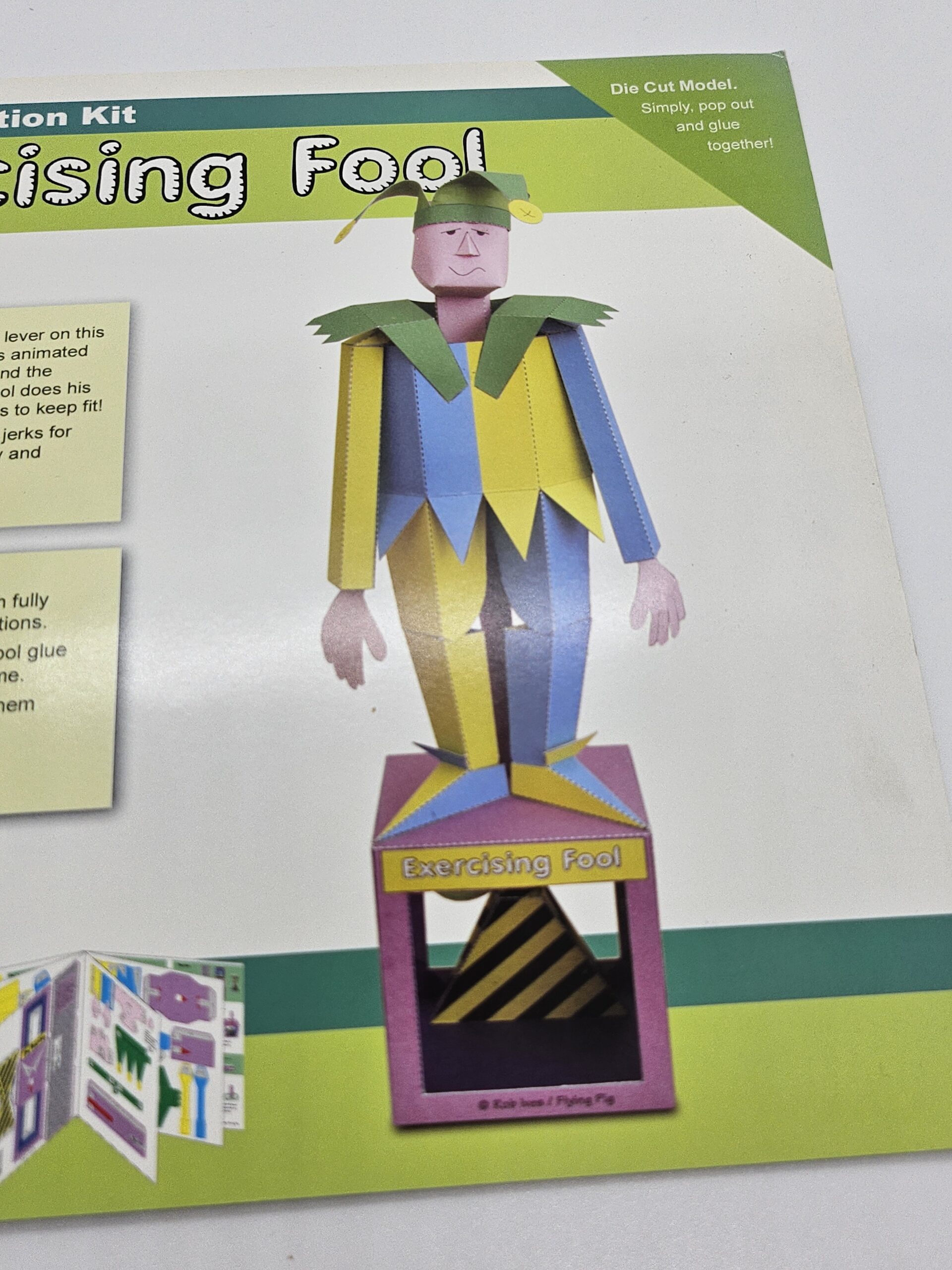 Bastelset: "Exercising Fool" Papier-Maschine