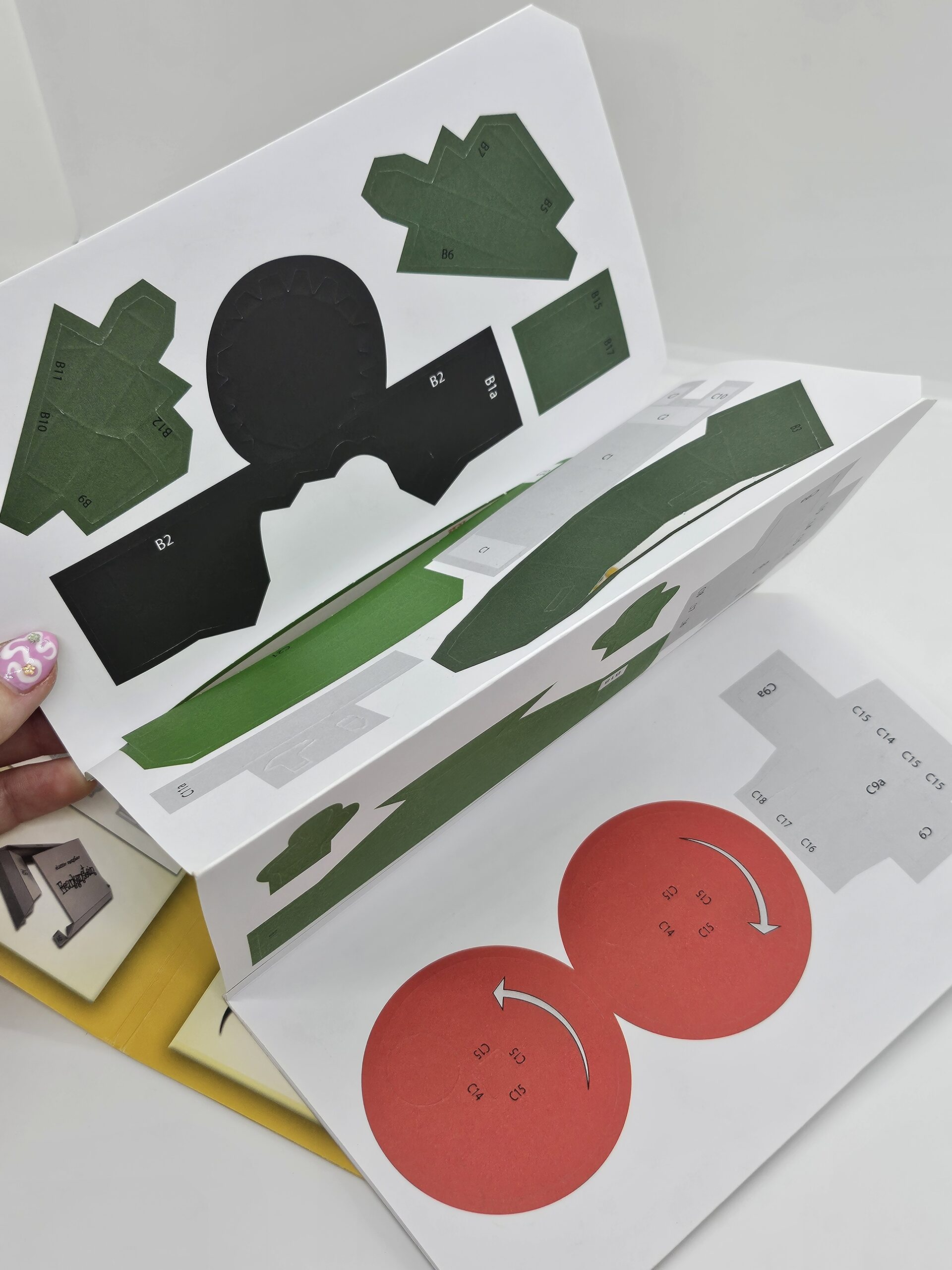 Bastelset: "Frankenstein" Papier-Maschine – Bild 5